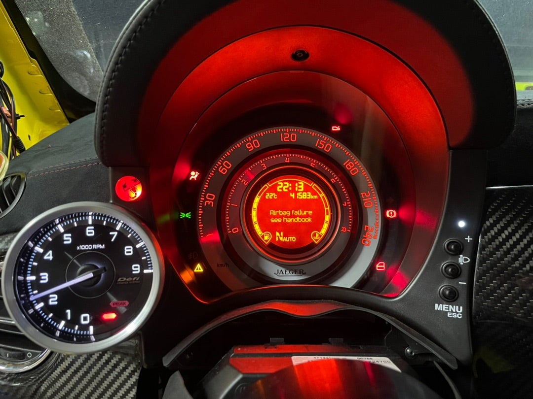 アバルト 純正ブーストメーター交換