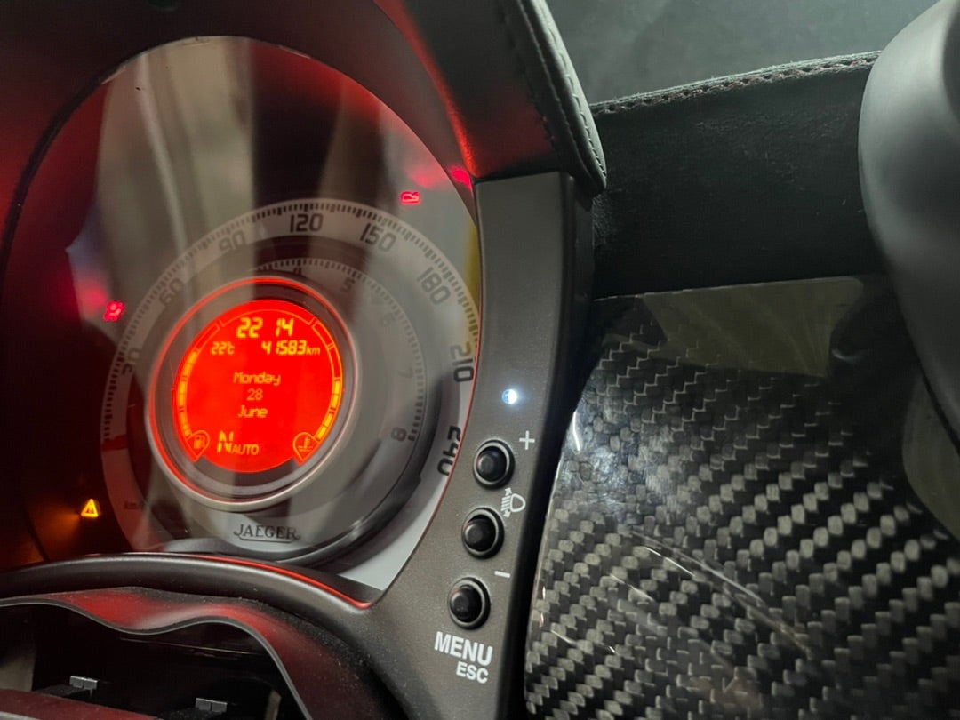 アバルト 純正ブーストメーター交換