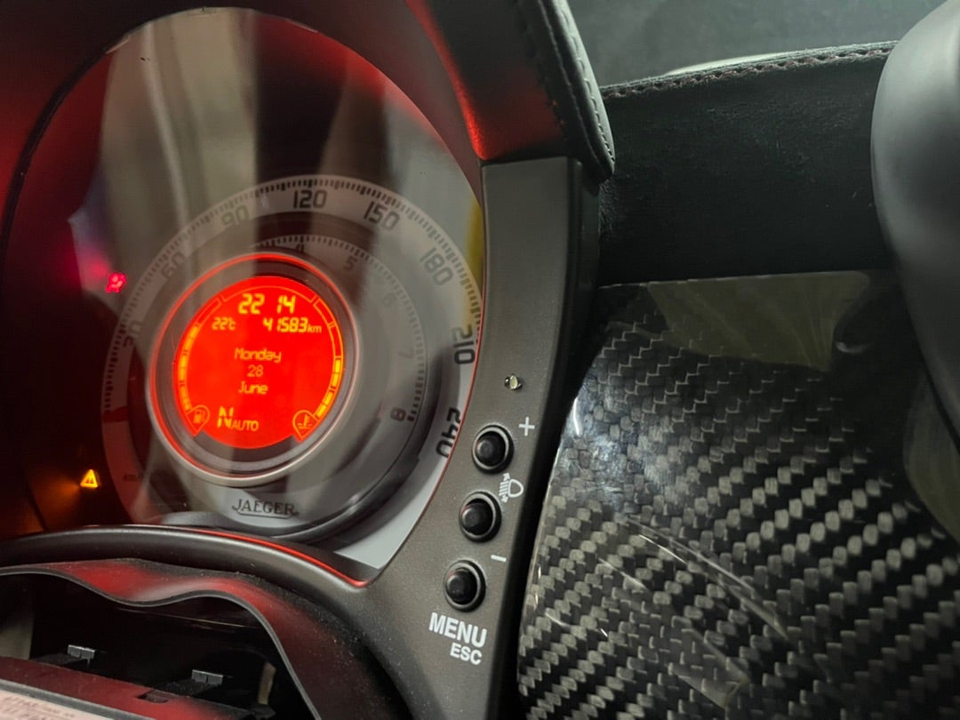 アバルト 純正ブーストメーター交換