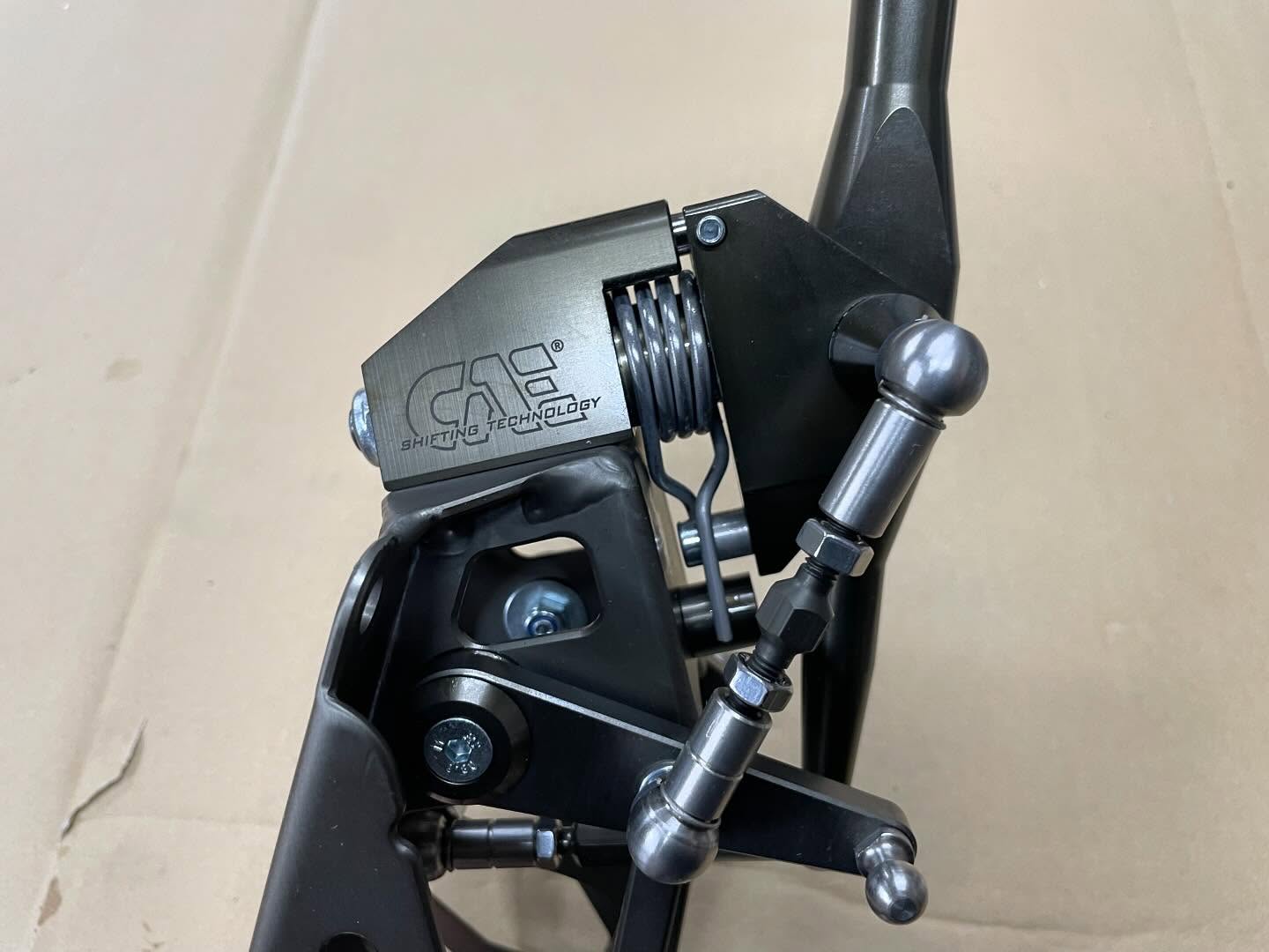 CAEウルトラシフター アルマイト加工