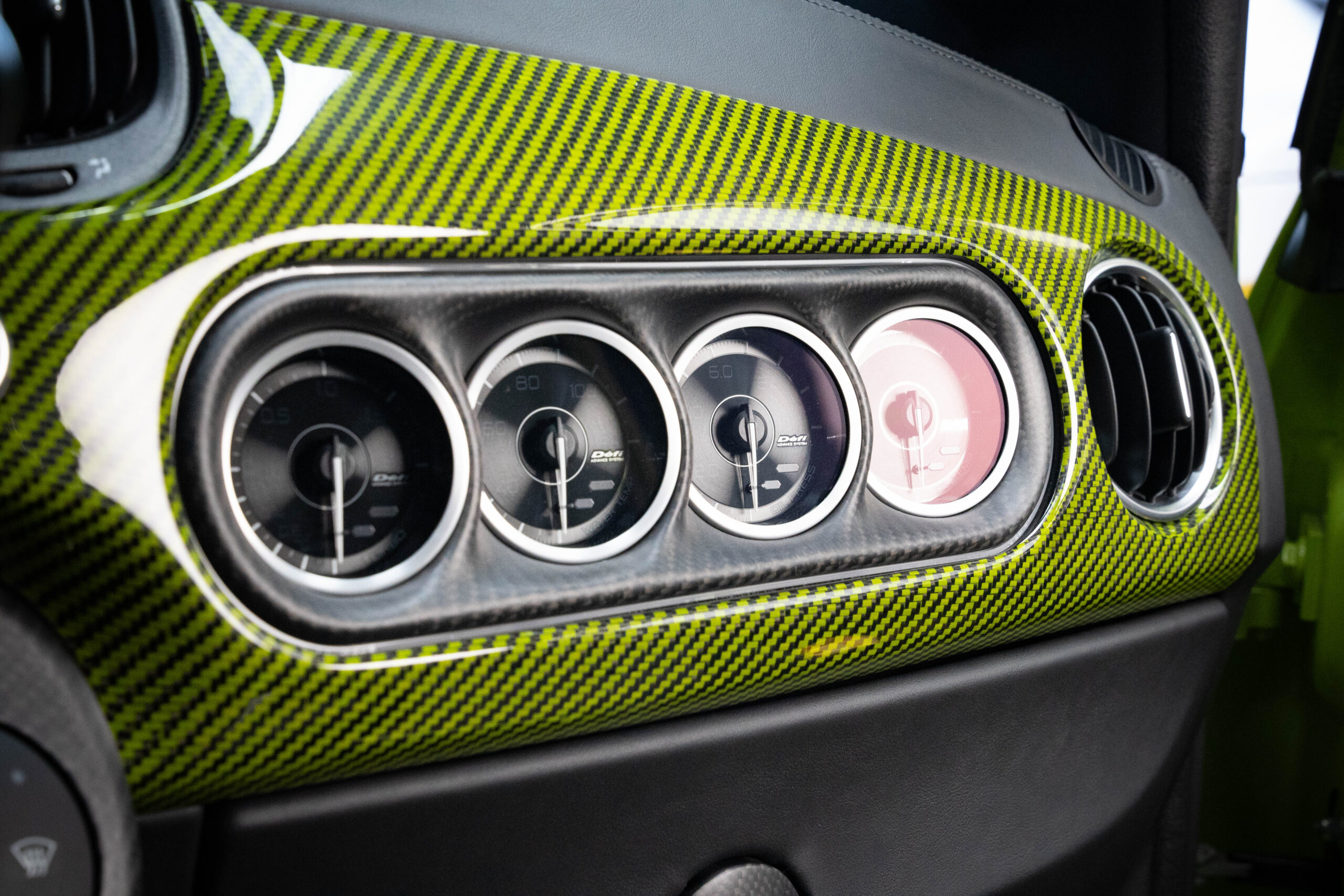 ダッシュボード4連メータ埋め込み加工