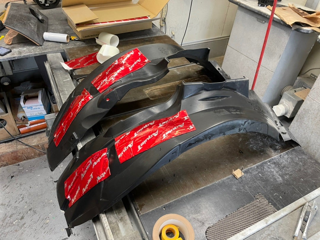 フェンダーライナー制振施工