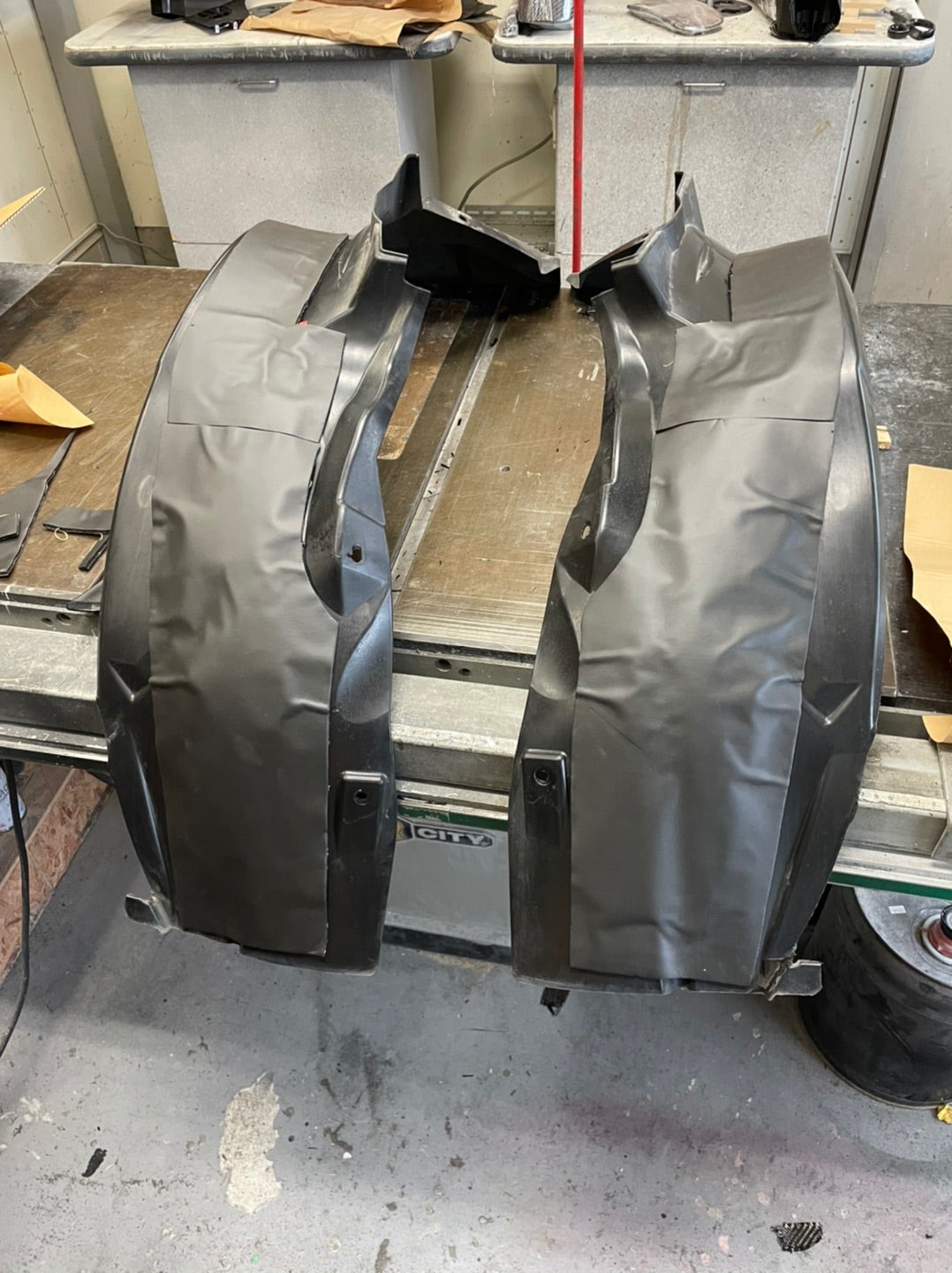 フェンダーライナー制振施工