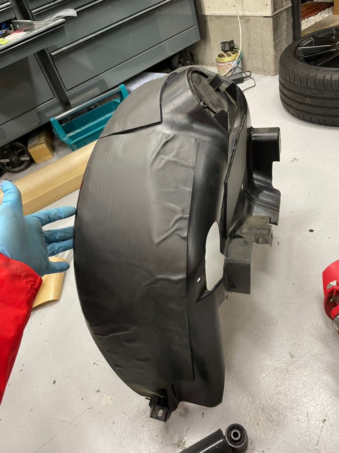 フェンダーライナー制振施工