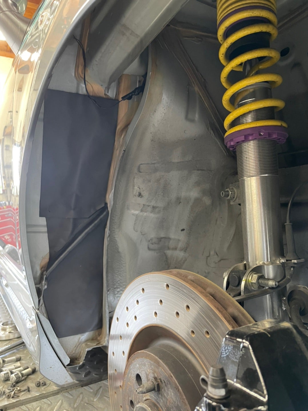 フェンダーライナー制振施工