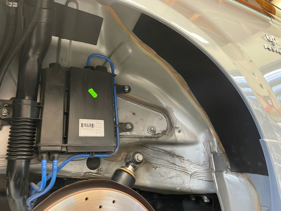 フェンダーライナー制振施工