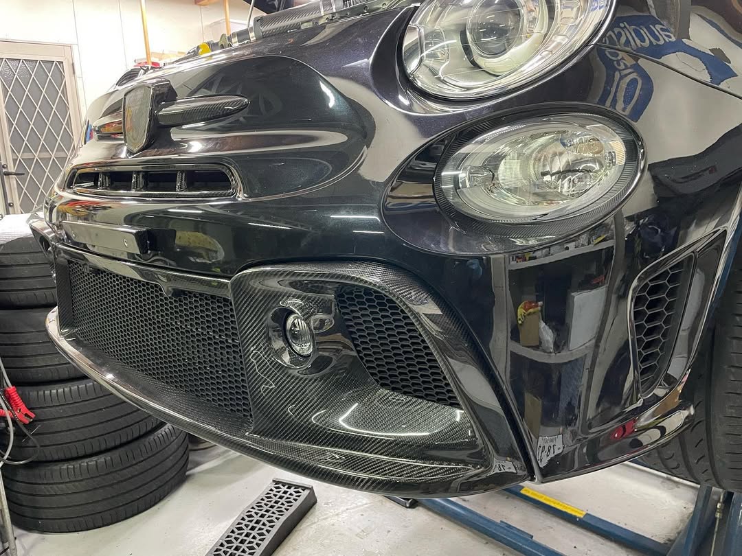 Sforza カーボンフロントバンパーマスク