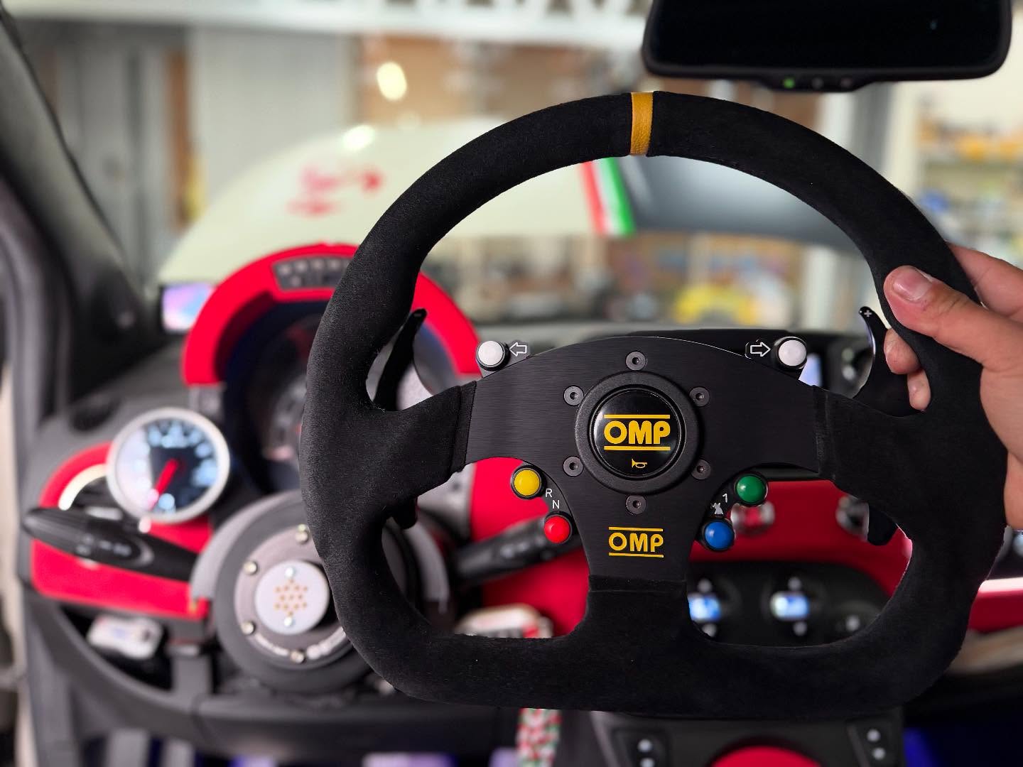 オリジナルステアリングスイッチ施工