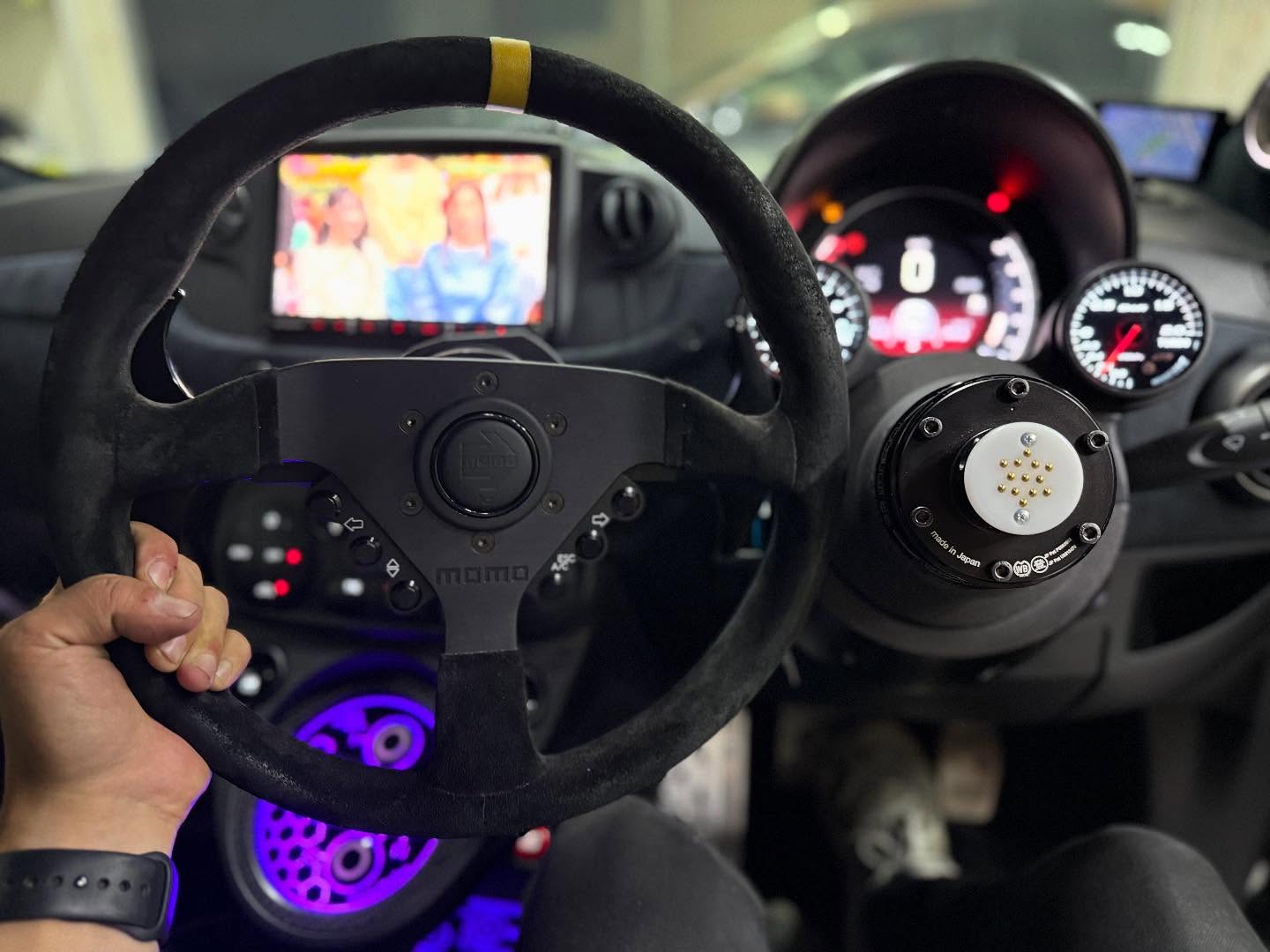 オリジナルステアリングスイッチ施工